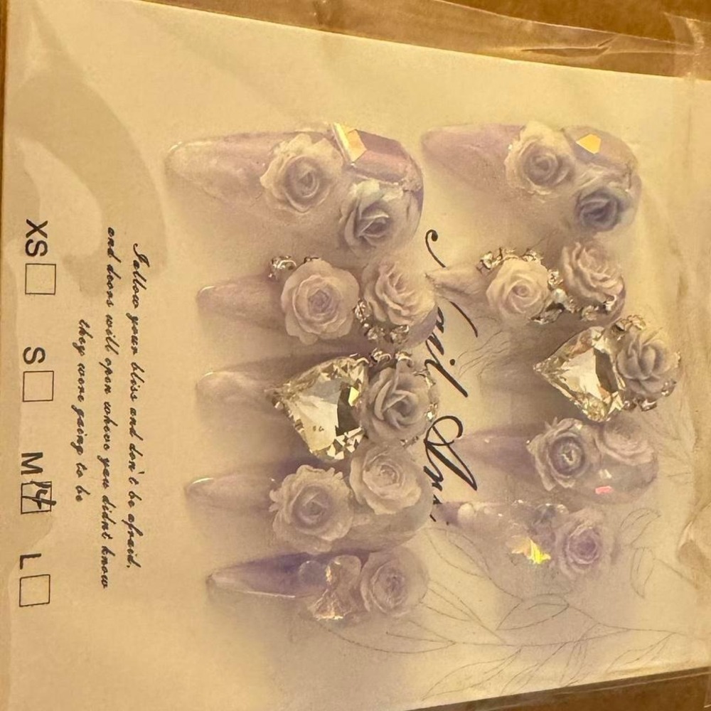 Bliss Bloom – Rose & Crystal Nail Set (10pc, M)